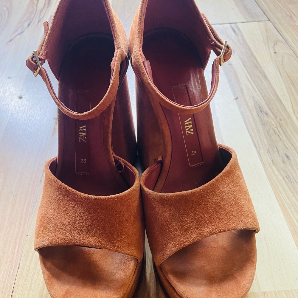 Zara Vintage Inspired Cognac Suede Platform Block Heels 8 comfortable
